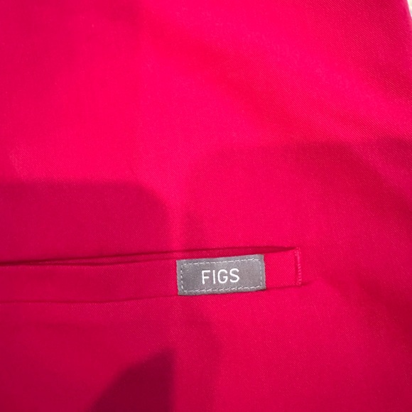 Figs Women's Vivid Pink Short Sleeve Top - Picture 5 of 10